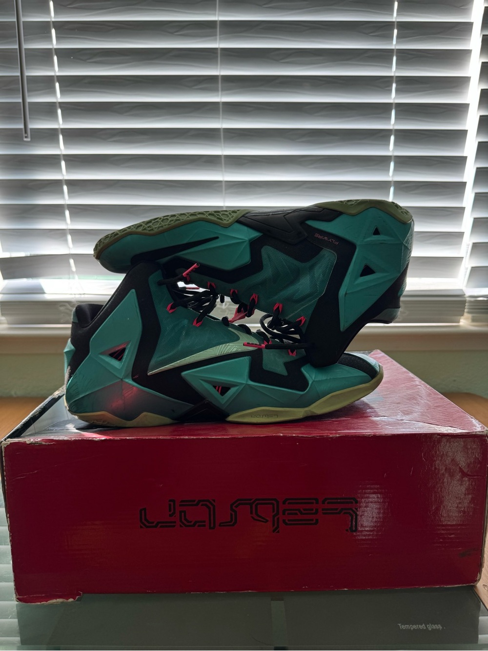 Lebron XI Miami Night